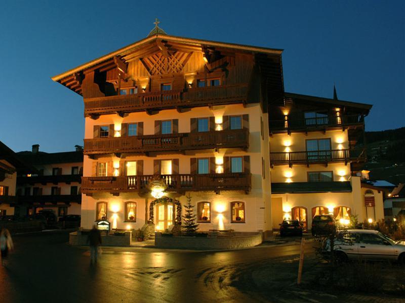 Hotel Braeuwirt Кирхберг Экстерьер фото